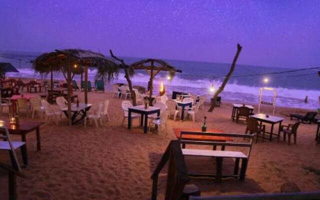 Golden Surfer Beach Hotel