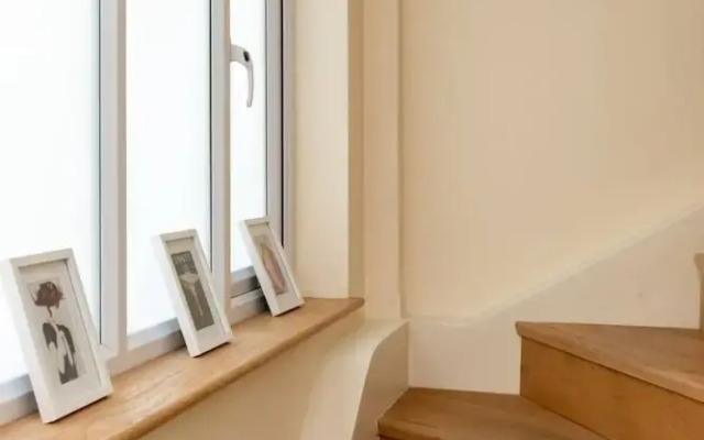 Modern and Bright 3 Bedroom House in Paddington