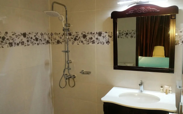 Eifell's Hotel's