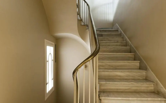 Duquesa Suites Landmark Hotel by Duquessa Hotel Collection