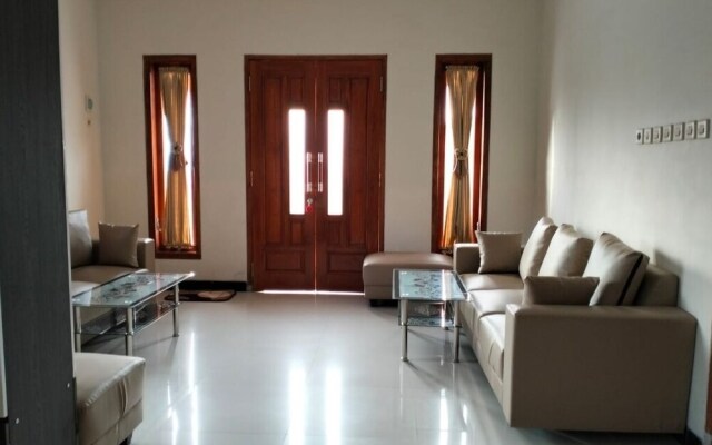 Bromo Seruni Guesthouse
