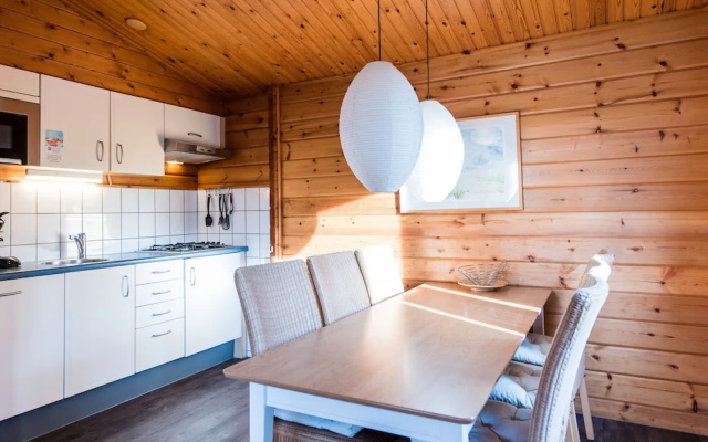 Wooden Bungalow With Dishwasher Near the Beach