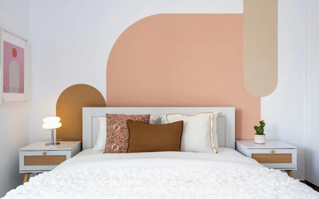 Lunette Artful 1-BR Apartment in Larnaca