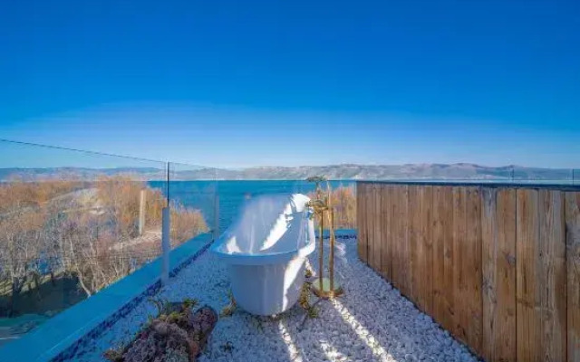 Dali Yuntu S-Bend Seaview Travel Shooting Inn (Junxi Village)