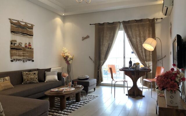 Spacious & Secure & Jacuzzi