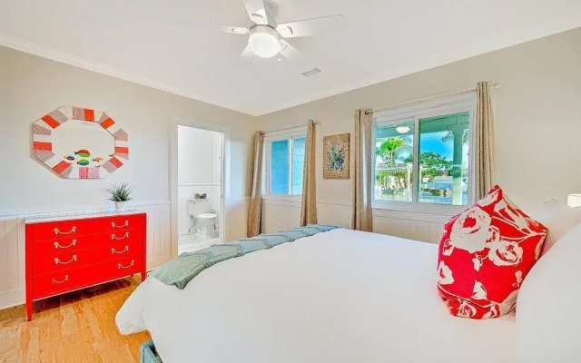 1185 Tamarack 4 Bedroom Home by RedAwning