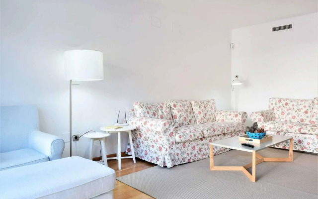 Apartamentos y Casas Serinamar Marbella
