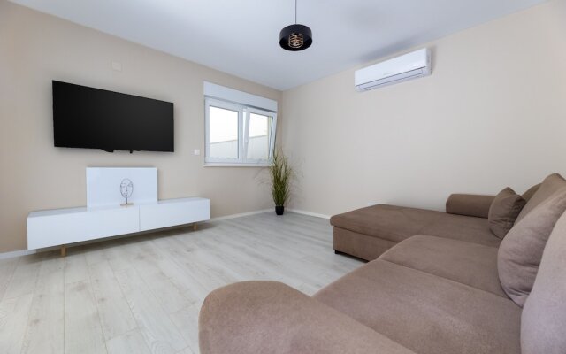 Stunning 2-bed Apartment in Kastela