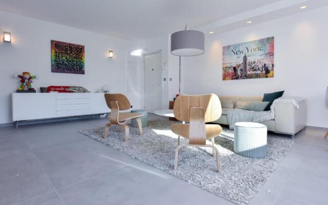 SERRENDY COUP DE COEUR 4 pièces refait à neuf 3 min des plages - Apartment in Cannes - Photo 4