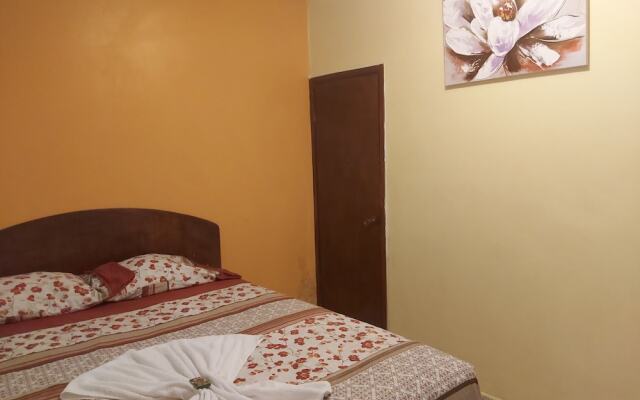 Mados Hotel Tamarindo