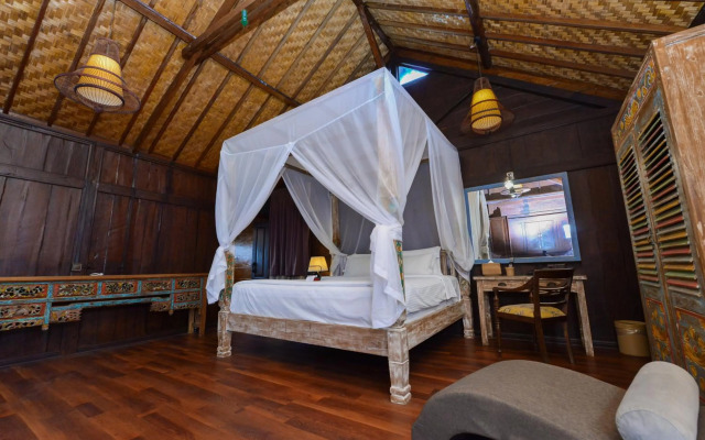 The Settlement Hotel