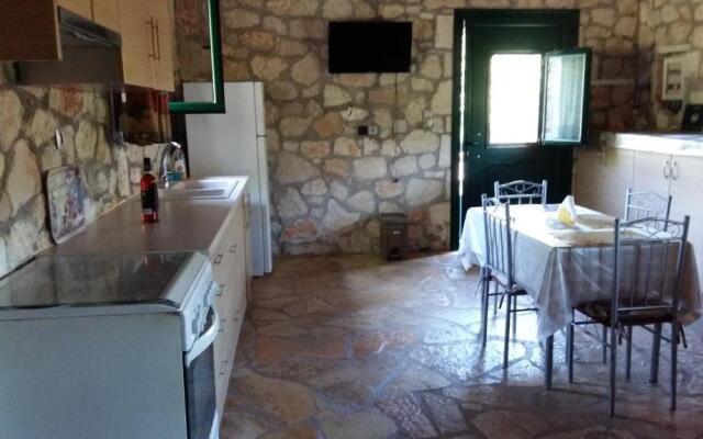 The Stone House-Zacharatos Nikolaos