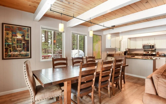 Roycraft Dog Friendly Cabin by RedAwning