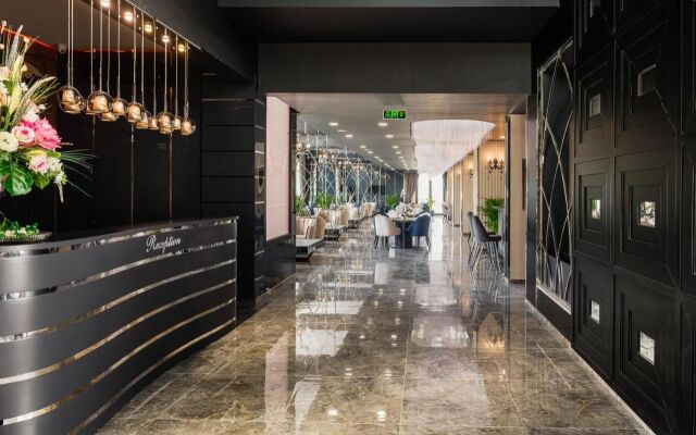 Royal Palace Hotel