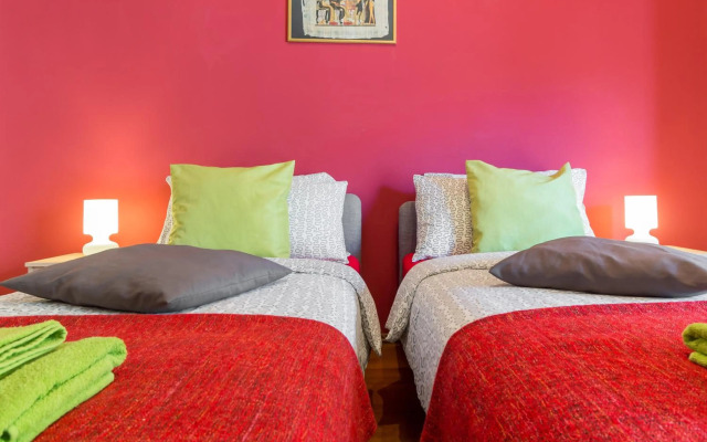 Top Center Apartment