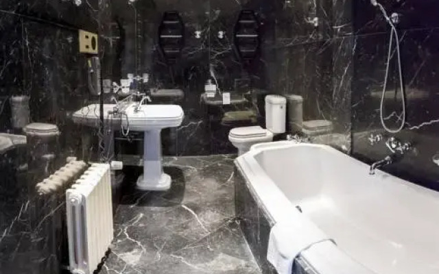 Atlantis Hotel