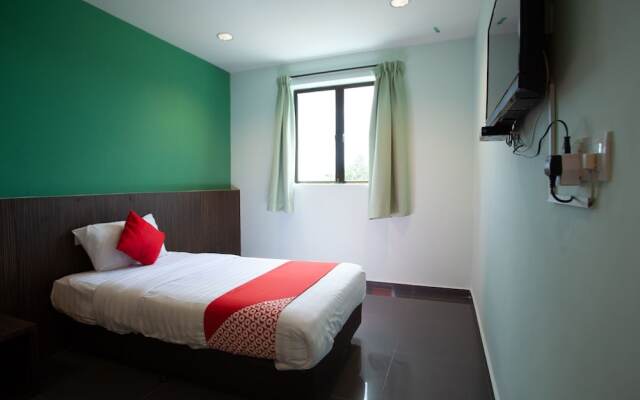 Space Hotel by OYO Rooms