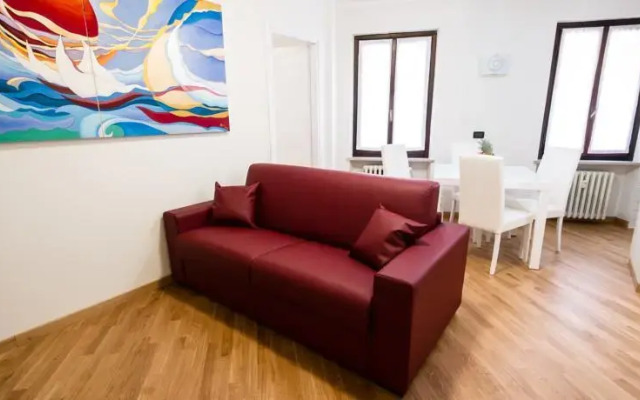 Adige Halldis Apartment