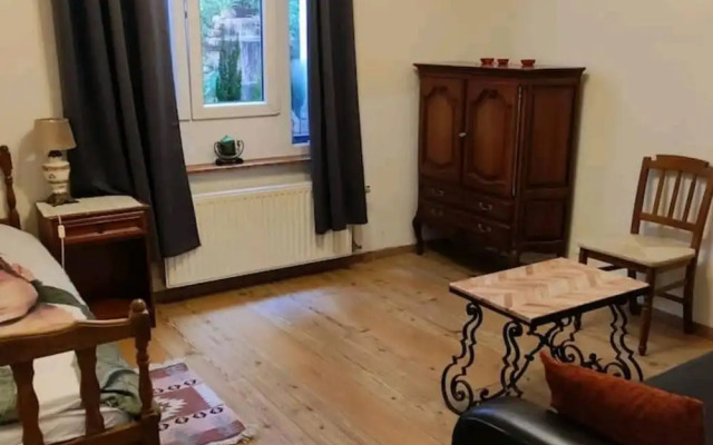 "entire Cozy Three Bedroom Apartment in Bruxelles"