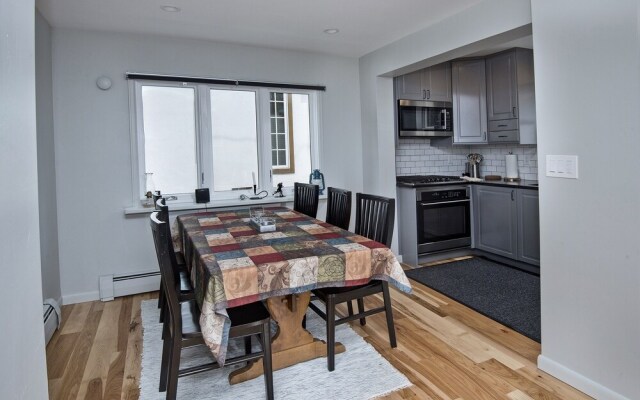 4112 Spruce Way 2 Bedroom Condo by RedAwning