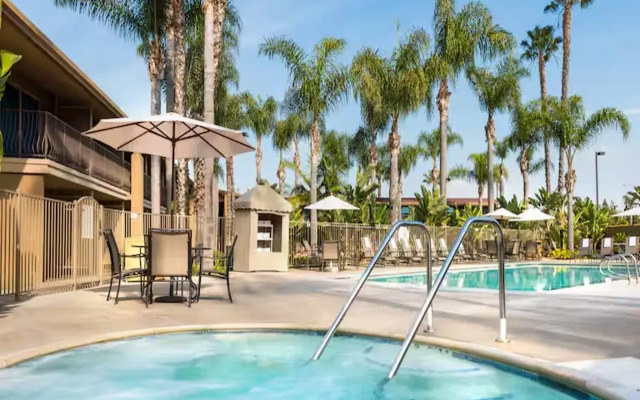 DoubleTree by Hilton San Diego Bayside
