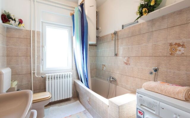 Apartment Lucia & Holiday Home Nino