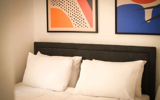 MAMAD - Pet-friendly 2BR Apt & Kitchen