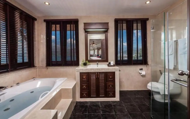 Grand Sea View 5BR Villa Sukadara Patong