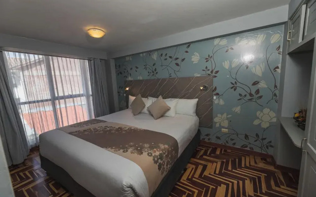 San Pedro Apartments