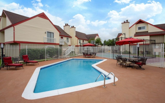 Hawthorn Suites by Wyndham Indianapolis North