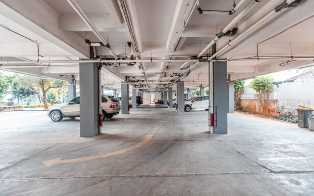 W Residence by OYO Rooms