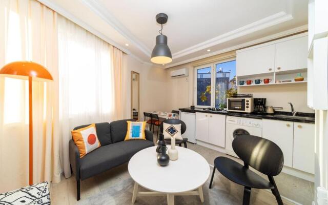 Vibrant and Central Apartment in Muratpasa