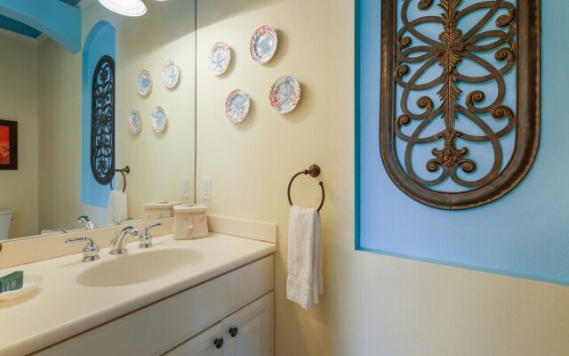 Sunkissed 3 Bedroom Townhouse by RedAwning