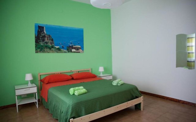 2 bedrooms appartement with sea view furnished terrace and wifi at Balestrate 1 km away from the beach