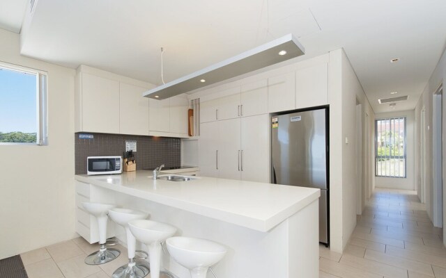 Cote D'Azur,  Unit 41/61 Donald Street