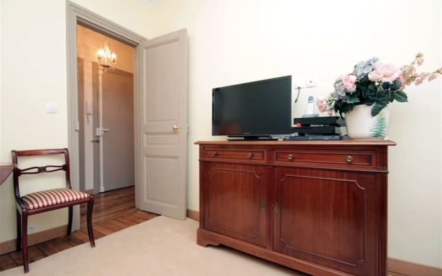 2 rooms - next to the Eiffel tower - Trocadéro
