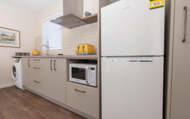 2 Oaks Cottage Clyde – Kitchen – Clyde