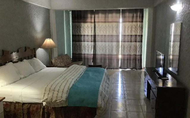 Cariblue Beach Hotel And Scuba Diving Resort