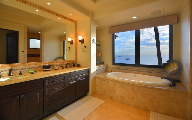 Opulent Medano Beachfront Villa W/beach Club Access: Hacienda Villa 11