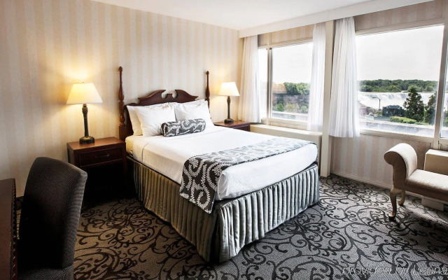 The Brock Niagara Falls Fallsview, Tapestry by Hilton