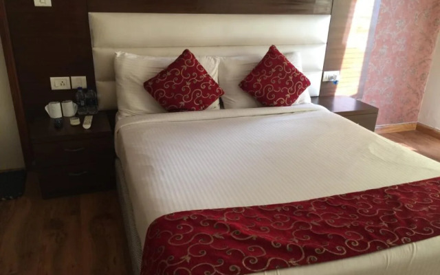 Urban Suites Palm Beach Road