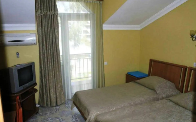 Duta Hotel