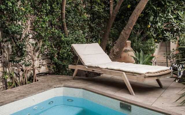 Taormina Tower Apartments