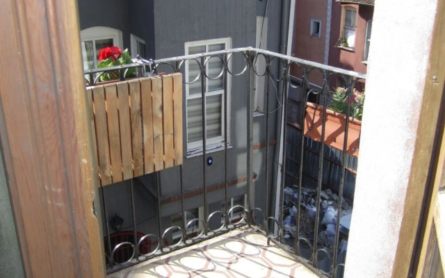 Authentic Room With Balcony in Balat
