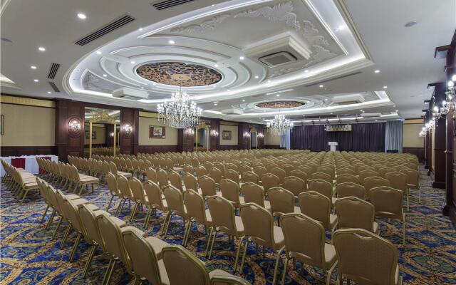 Crystal Palace Luxury Resort & Spa - All Inclusive Resort
