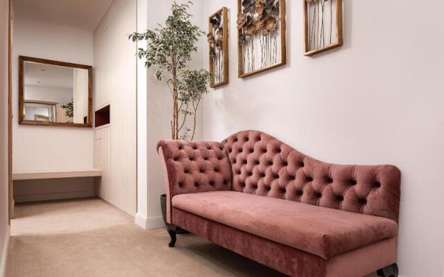 Kanopian Penthouse Hotel