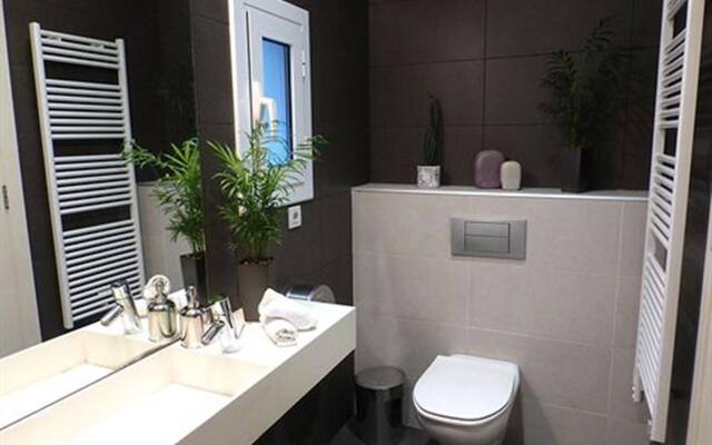 Super Balmes Guest House