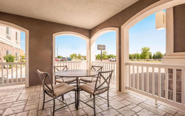 Country Inn & Suites by Radisson, Minot, ND
