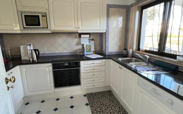 Alto Golf Apartments