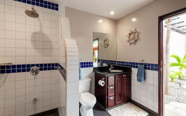 Elegant House 3-bed/2-bath With Large BBQ Patio